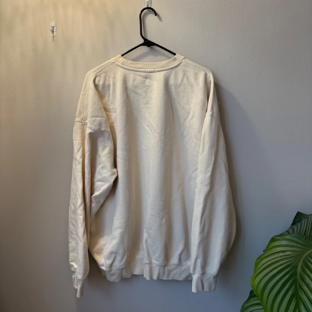 Brandy Melville Crewneck - Picture 5 of 5